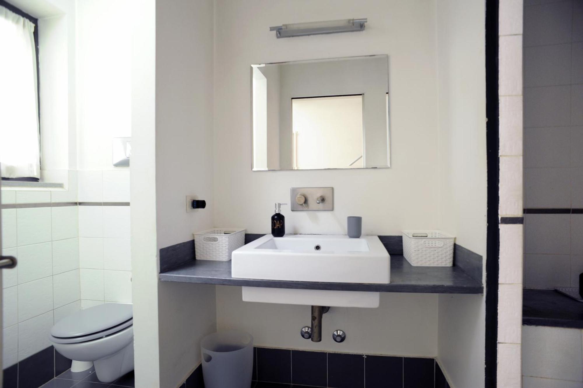 Sant Ambrogio Courtyard Room In Shared Flat Mailand Exterior foto
